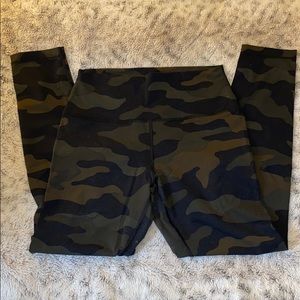 PINK ultimate camo yoga pants